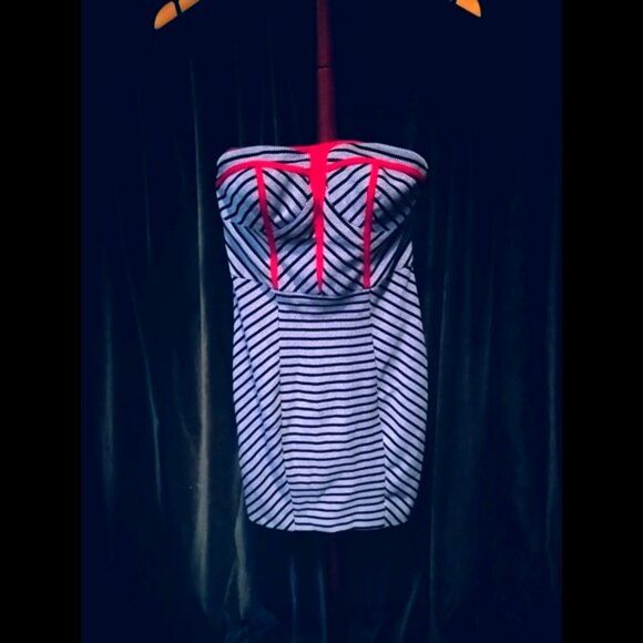 Ark & Co Dresses & Skirts - Ark& Co Strapless Bold Black/White/Red Striped Dress Size Small
